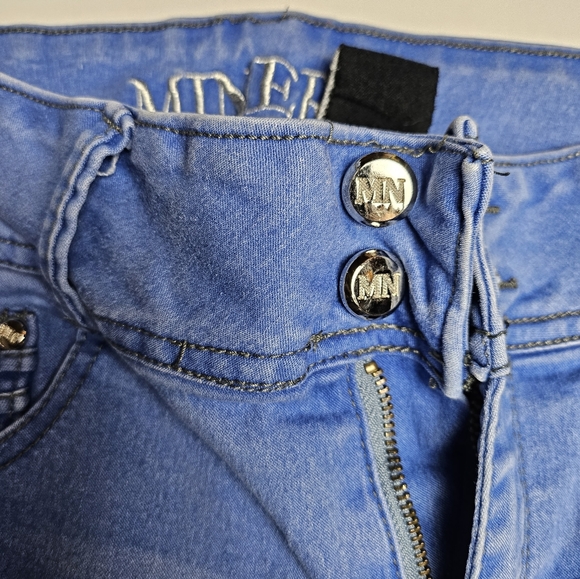 Minerva Jeans (7) - Picture 5 of 7
